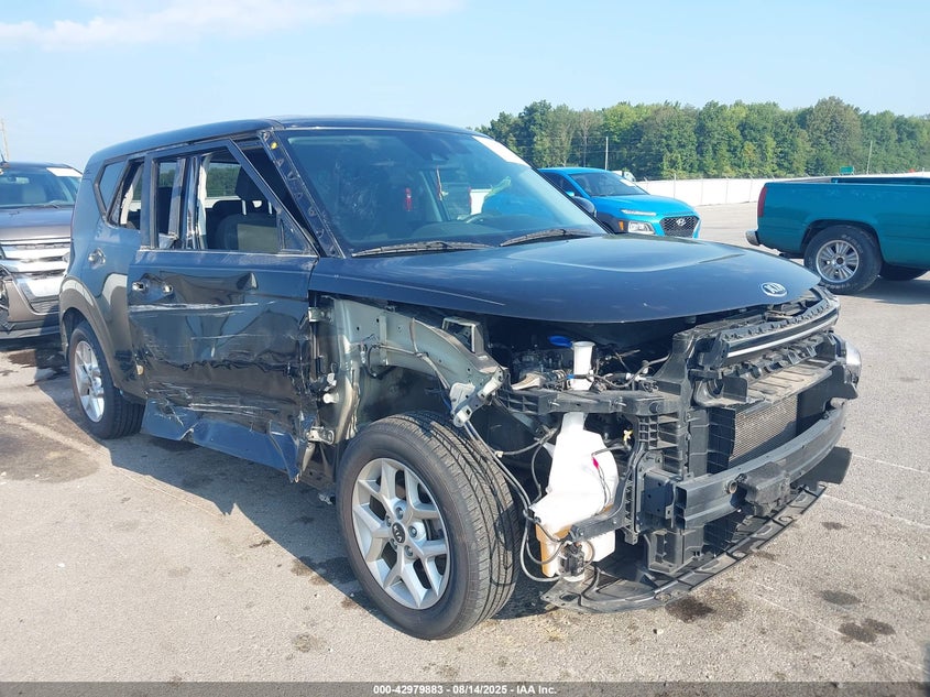 2021 Kia Soul VIN KNDJ23AU7M7739915 IAAI salvage auction — RIGHT SIDE, Salvage (Indiana), sold $1,900 on 2026-07-30 (photo 6)