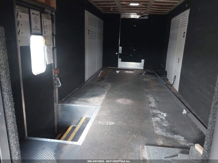 2020 Freightliner M2 106 VIN 1FVACWFC9LHLX7596 IAAI salvage auction — FRONT END, Salvage Title, sold $7,250 on 2026-10-07 (photo 8)