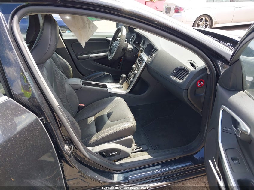 2012 Volvo S60 VIN YV1622FS5C2106259 IAAI salvage auction — UNKNOWN, Salvage (Hawaii), sold $25 on 2026-08-25 (photo 5)
