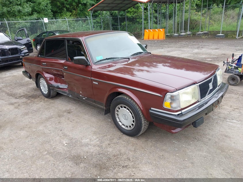 1991 Volvo 240 series VIN YV1AA8844M1435668 IAAI salvage auction — SIDE, Salvage - Greater Than 75% (Maryland), sold $575 on 2026-08-01 (photo 1)