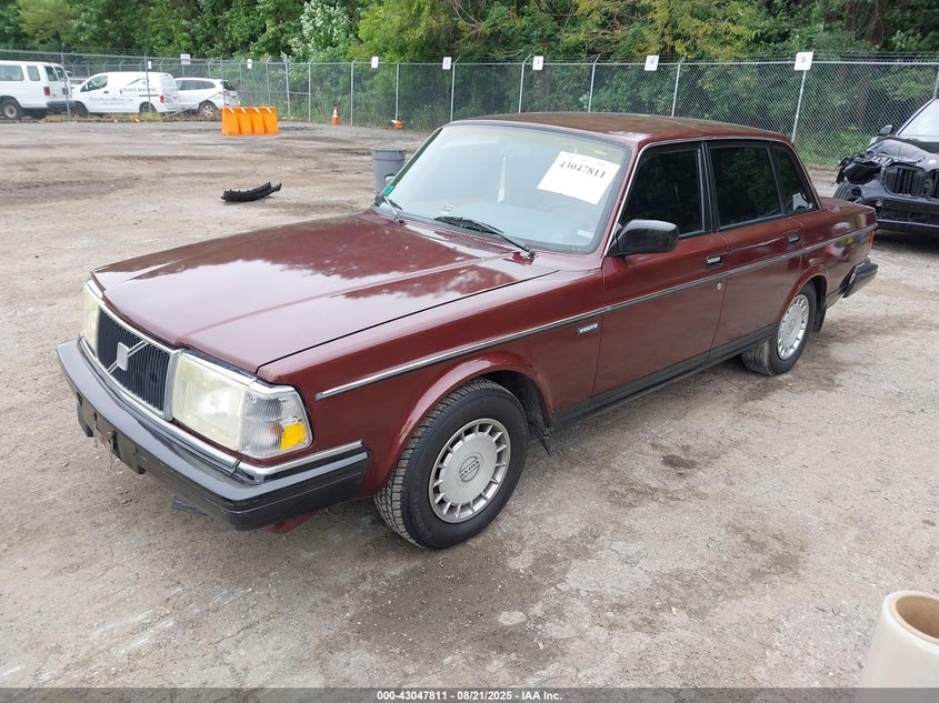 1991 Volvo 240 series VIN YV1AA8844M1435668 IAAI salvage auction — SIDE, Salvage - Greater Than 75% (Maryland), sold $575 on 2026-08-01 (photo 2)