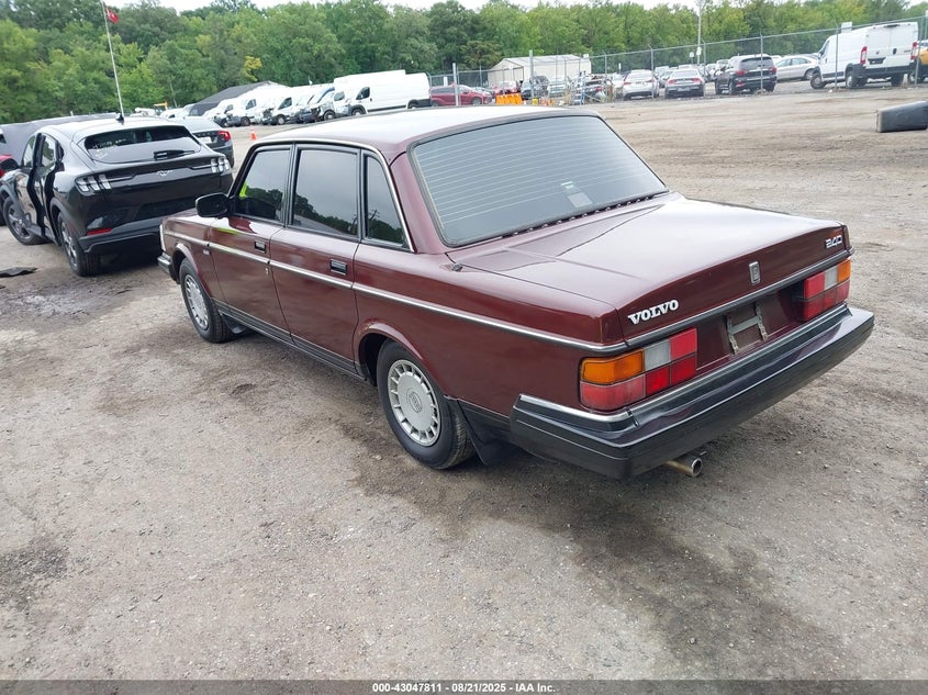 1991 Volvo 240 series VIN YV1AA8844M1435668 IAAI salvage auction — SIDE, Salvage - Greater Than 75% (Maryland), sold $575 on 2026-08-01 (photo 3)
