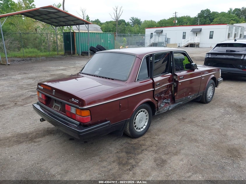 1991 Volvo 240 series VIN YV1AA8844M1435668 IAAI salvage auction — SIDE, Salvage - Greater Than 75% (Maryland), sold $575 on 2026-08-01 (photo 4)