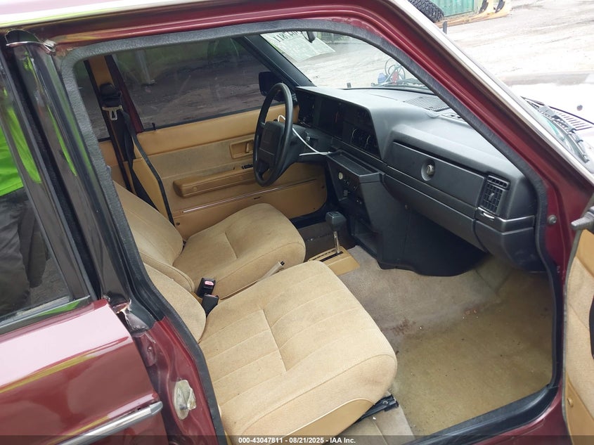 1991 Volvo 240 series VIN YV1AA8844M1435668 IAAI salvage auction — SIDE, Salvage - Greater Than 75% (Maryland), sold $575 on 2026-08-01 (photo 5)