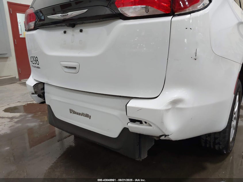 2022 Chrysler Voyager VIN 2C4RC1CG3NR204298 IAAI salvage auction — REAR END, Salvage Title, sold $7,100 on 2026-07-24 (photo 6)
