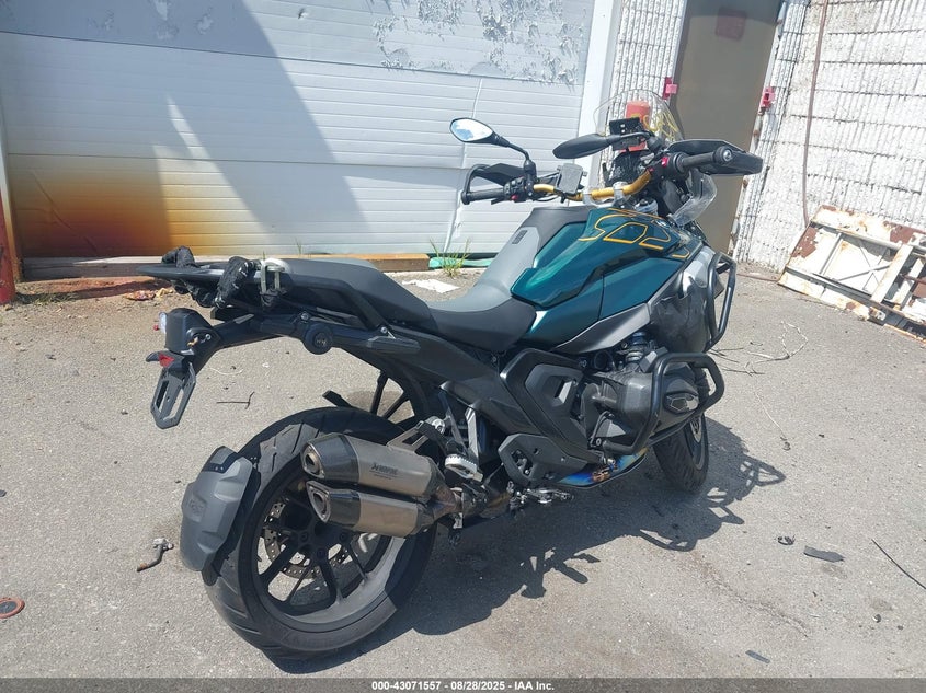 2024 BMW R VIN WB10M2300R6J12039 IAAI salvage auction — FRONT END, Salvage Title, sold $9,800 on 2026-08-18 (photo 4)