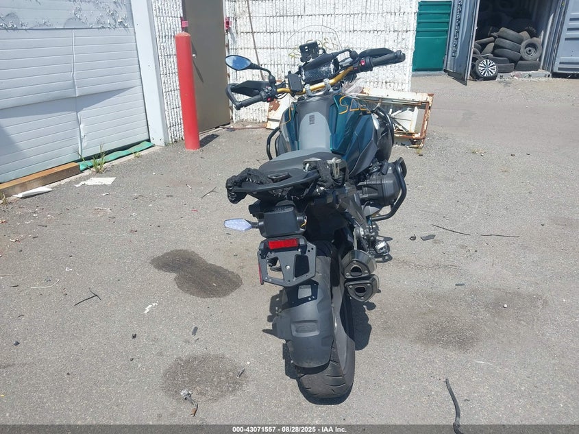 2024 BMW R VIN WB10M2300R6J12039 IAAI salvage auction — FRONT END, Salvage Title, sold $9,800 on 2026-08-18 (photo 6)