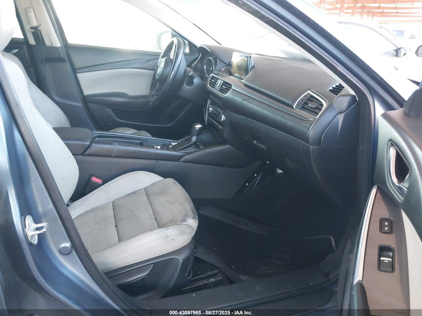 2017 Mazda 6 VIN JM1GL1V55H1137358 IAAI salvage auction — ENGINE BURN, Salvage (Arizona), sold $25 on 2026-07-28 (photo 5)