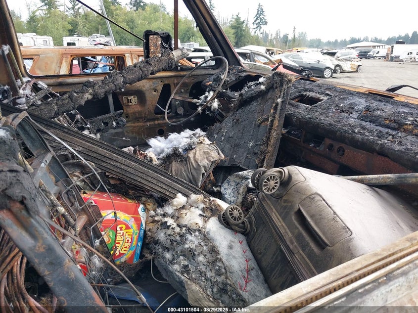 1987 Volkswagen VIN WV2ZB0256HH047896 IAAI salvage auction — TOTAL BURN, Bill Of Sale - Parts Only (Washington), sold $100 on 2026-07-22 (photo 5)