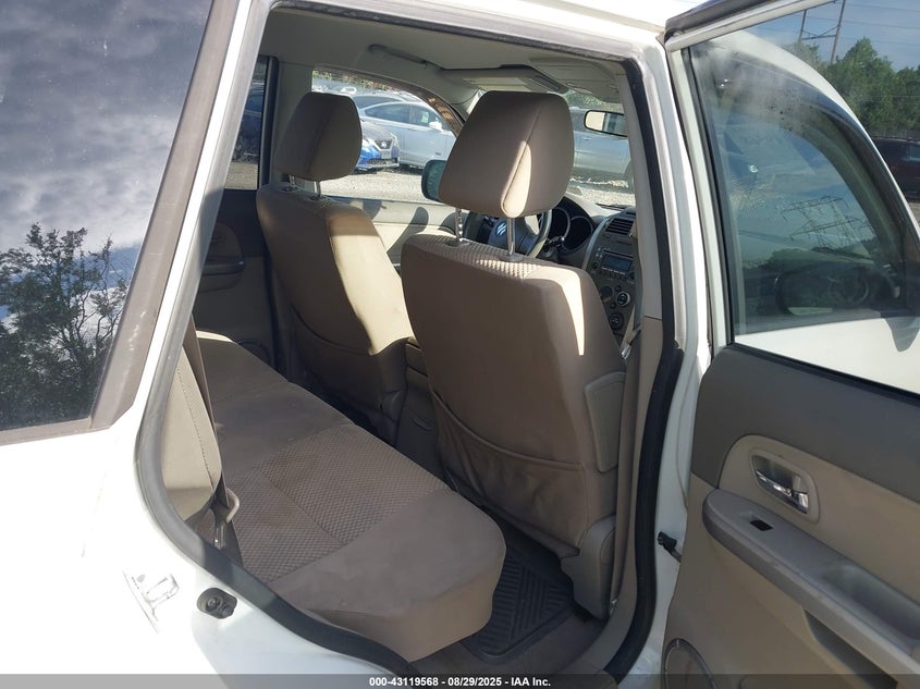 2010 Suzuki Grand vitara VIN JS3TD0D21A4110094 IAAI salvage auction — NORMAL WEAR, Clear (Pennsylvania), sold $1,900 on 2026-07-10 (photo 8)