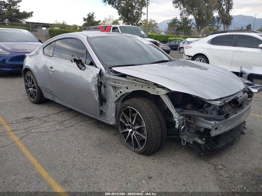 2024 Toyota Gr 86 VIN JF1ZNBB19R8760040 IAAI salvage auction — RIGHT FRONT, Salvage (California), sold $7,750 on 2026-07-28 (photo 6)