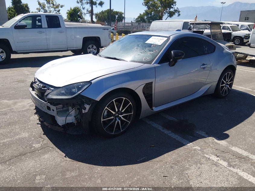 2024 Toyota Gr 86 VIN JF1ZNBB19R8760040 IAAI salvage auction — RIGHT FRONT, Salvage (California), sold $7,750 on 2026-07-28 (photo 2)