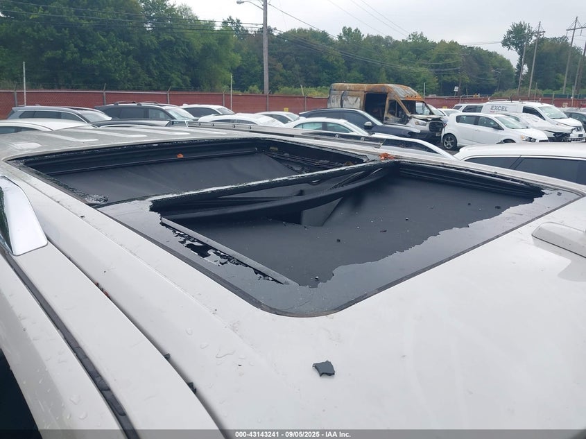 2022 Lincoln Navigator VIN 5LMJJ2LT2NEL02363 IAAI salvage auction — ROOF, Salvage Title, sold $24,150 on 2026-09-28 (photo 6)