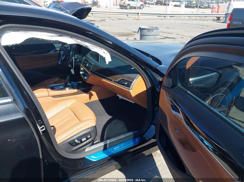 2021 BMW 7er VIN WBA7U2C02MCF72606 IAAI salvage auction — FRONT END, Salvage Title, sold $4,050 on 2026-10-12 (photo 5)
