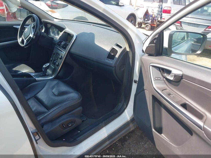 2013 Volvo Xc60 VIN YV4952DZ3D2444686 IAAI salvage auction — REAR END, Clear (Oklahoma), sold $2,900 on 2026-08-11 (photo 5)