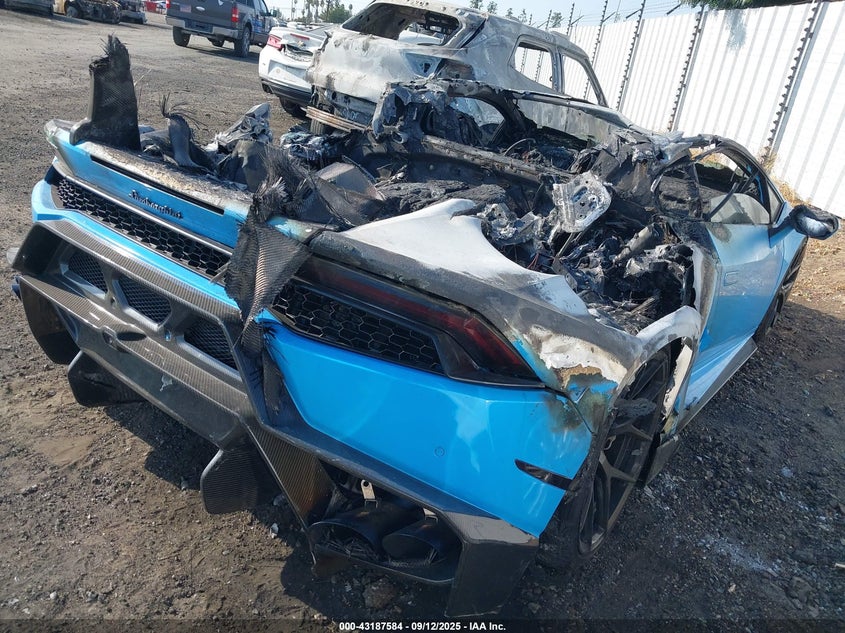 2017 Lamborghini Huracan VIN ZHWUC2ZF7HLA06751 IAAI salvage auction — ENGINE BURN, Non-Repairable (California), sold $38,150 on 2026-07-07 (photo 4)
