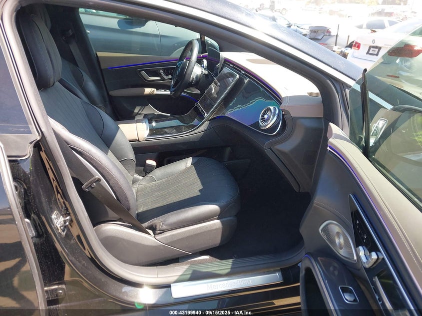 2023 Mercedes-benz Eqs VIN W1KCG2DB4PA026952 IAAI salvage auction — UNKNOWN, Salvage Title, sold $22,600 on 2026-08-26 (photo 5)