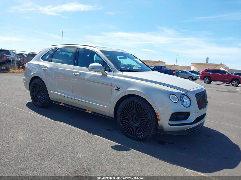 2018 Bentley Bentayga VIN SJAAC4ZVXJC019416 — IAAI salvage auction photo