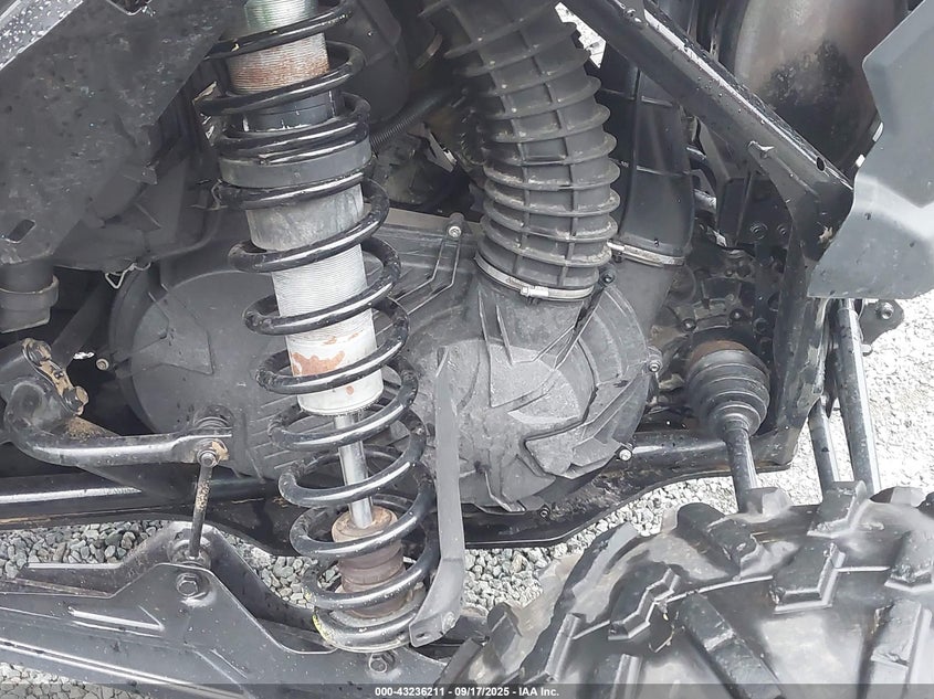 2020 Can-am Maverick x3 VIN 3JBVXAV22LK000888 IAAI salvage auction — FRONT END, Non-Repairable (California), sold $7,500 on 2026-07-13 (photo 9)