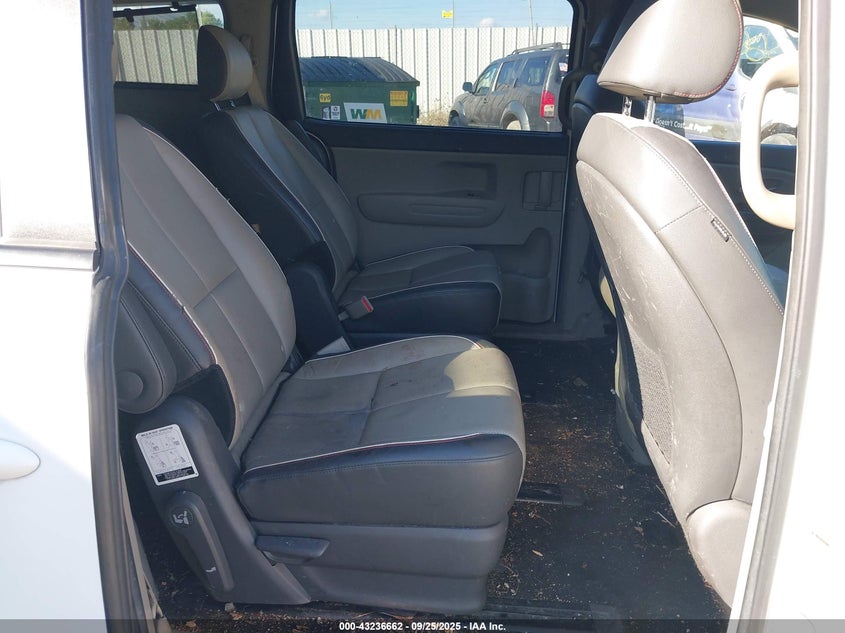 2017 Kia SEDONA VIN KNDMB5C15H6335650 IAAI salvage auction — FRONT END, Salvage Title, sold $650 on 2026-07-23 (photo 8)