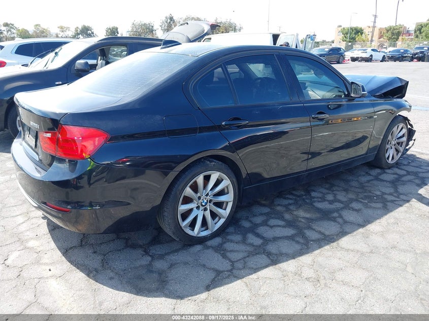 2013 BMW 3 series VIN WBA3A5C5XDF353442 IAAI salvage auction — FRONT END, Salvage Title, sold $400 on 2026-07-23 (photo 4)
