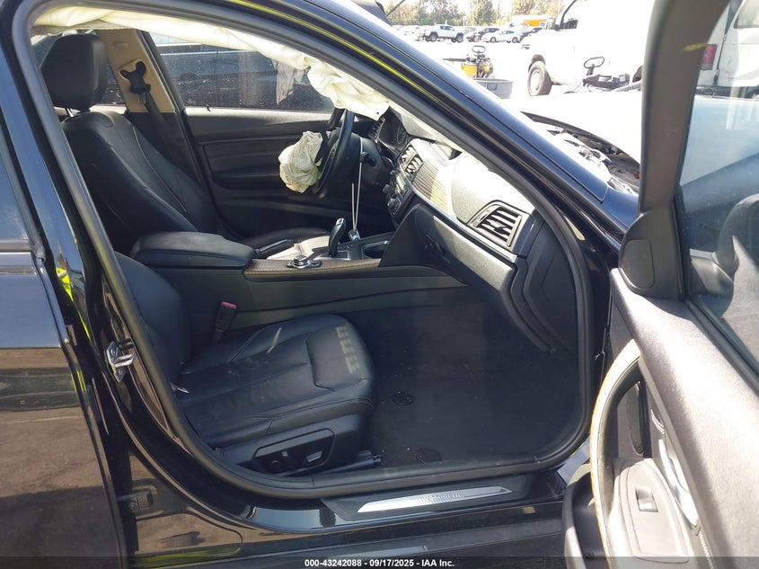 2013 BMW 3 series VIN WBA3A5C5XDF353442 IAAI salvage auction — FRONT END, Salvage Title, sold $400 on 2026-07-23 (photo 5)