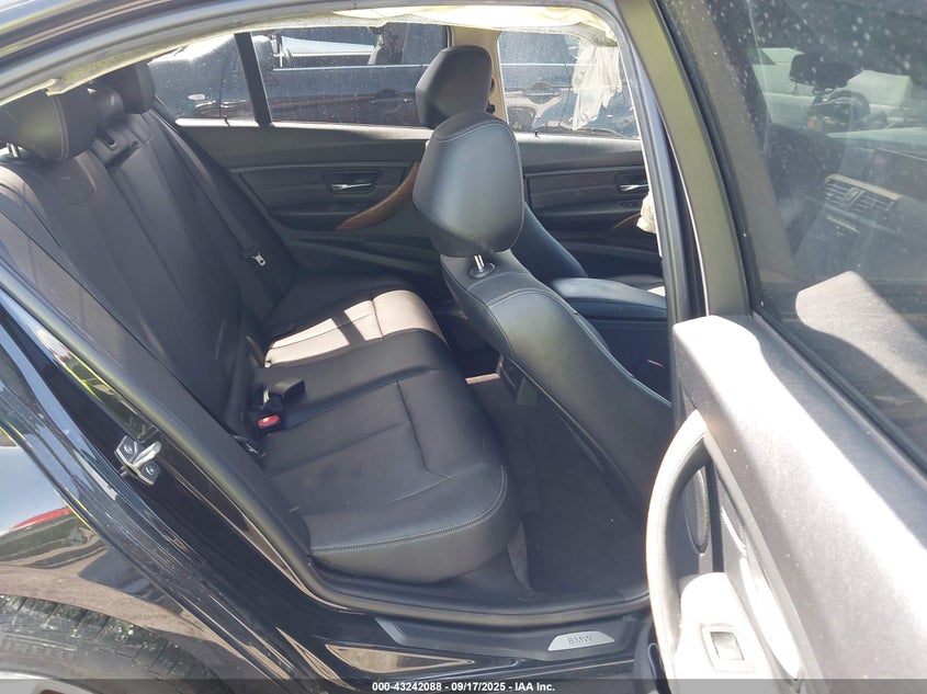 2013 BMW 3 series VIN WBA3A5C5XDF353442 IAAI salvage auction — FRONT END, Salvage Title, sold $400 on 2026-07-23 (photo 8)