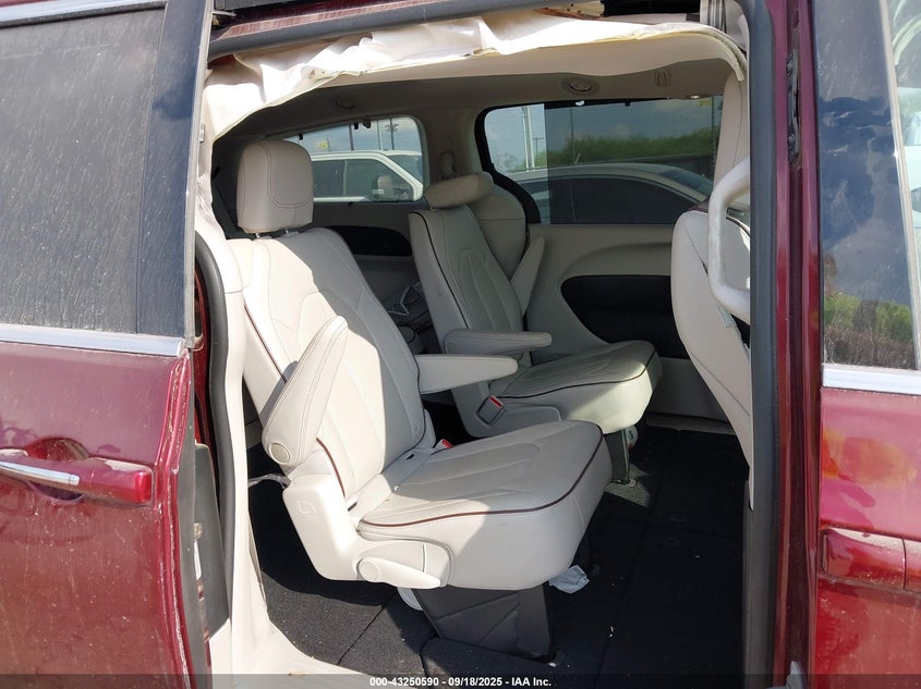 2017 Chrysler Pacifica VIN 2C4RC1GG9HR745645 IAAI salvage auction — LEFT & RIGHT, Other, sold $25 on 2026-08-25 (photo 8)