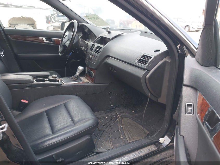 2011 Mercedes-benz C-klasse VIN WDDGF5EB1BA508288 IAAI salvage auction — RIGHT REAR, Clear-Endorsement (Wisconsin), sold $675 on 2026-07-16 (photo 5)