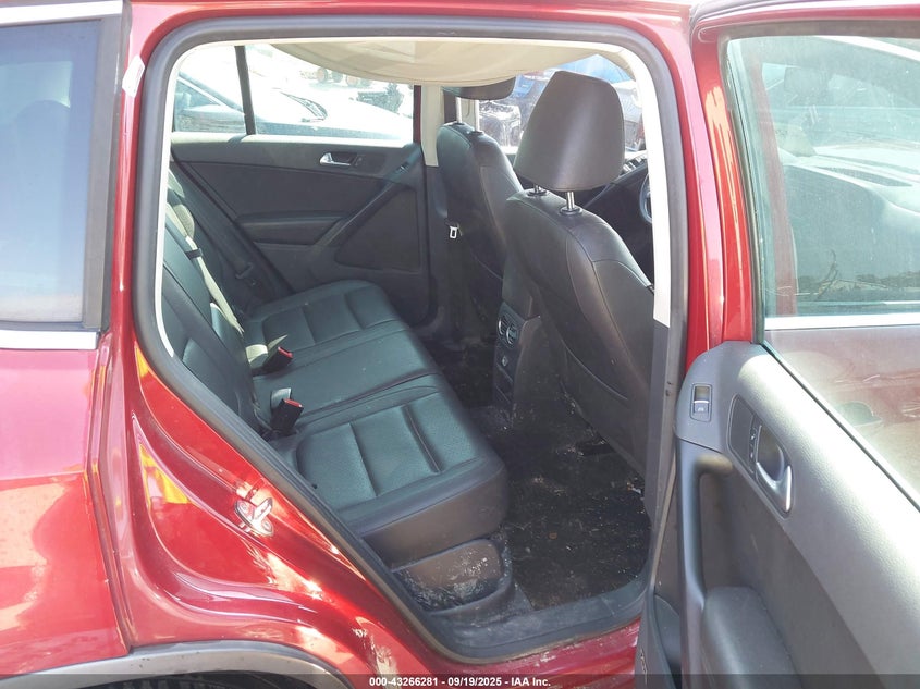 2014 Volkswagen Tiguan VIN WVGAV3AX5EW110934 IAAI salvage auction — LEFT FRONT, Salvage Title, sold $1,025 on 2026-07-07 (photo 8)