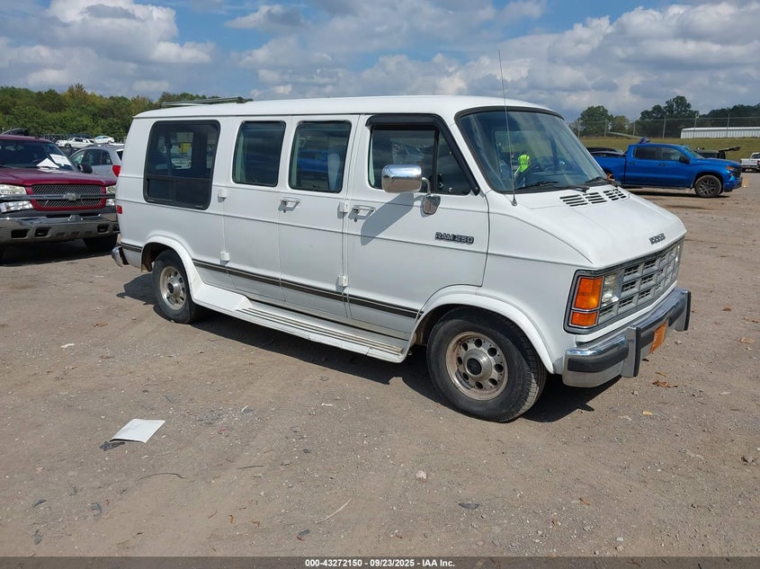 1993 Dodge Ram van VIN 2B6HB21Y2PK523255 — IAAI salvage auction photo