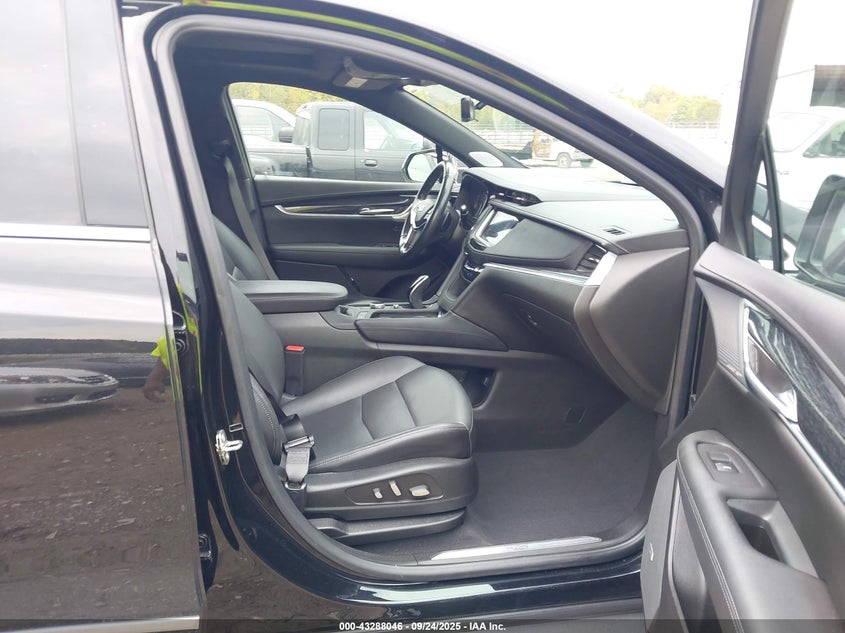 2022 Cadillac Xt5 VIN 1GYKNCRS2NZ108360 IAAI salvage auction — REAR END, Salvage Title, sold $9,800 on 2026-08-12 (photo 5)