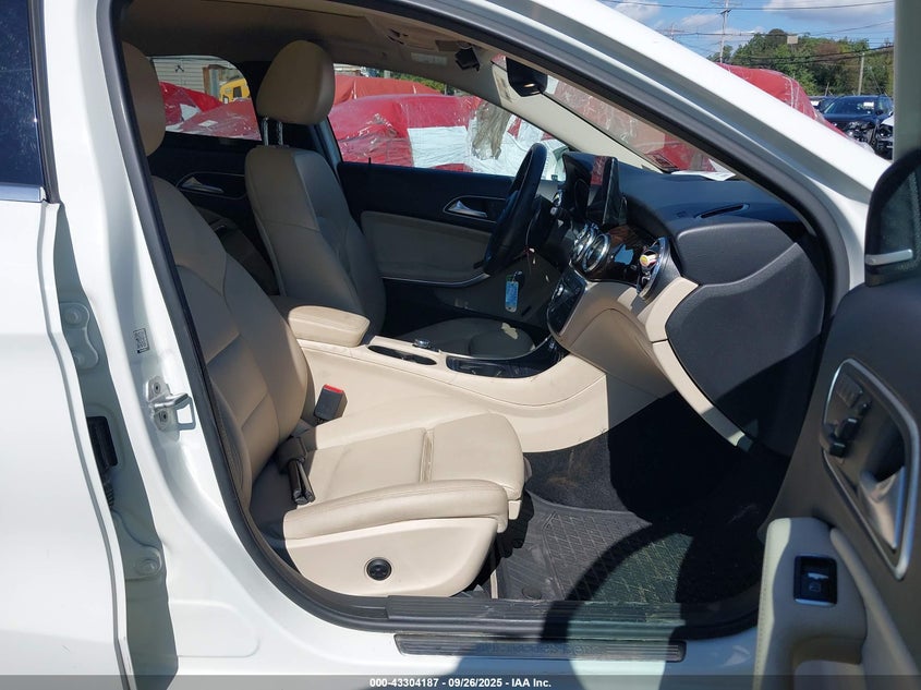 2017 Mercedes-benz Gla-class VIN WDCTG4GB7HJ303218 IAAI salvage auction — LEFT SIDE, Salvage Title, sold $2,975 on 2026-07-08 (photo 5)