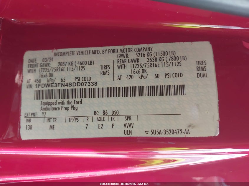 2025 Ford E-350 VIN 1FDWE3FN4SDD07338 IAAI salvage auction — RIGHT FRONT, Salvage Title, sold $37,750 on 2026-08-05 (photo 8)