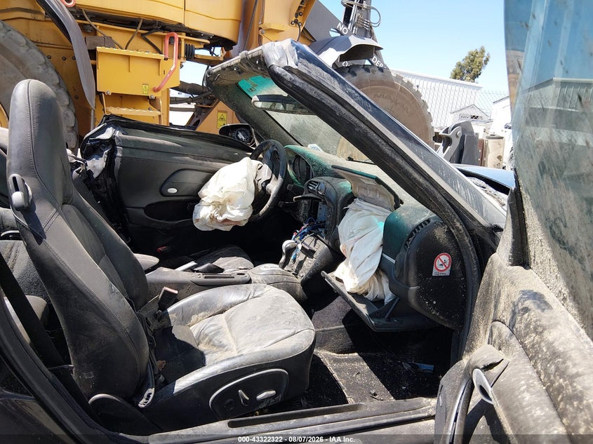2005 Porsche 911 VIN WP0CB29985S675627 IAAI salvage auction — ROLLOVER, Salvage (California), sold $11,000 on 2026-08-17 (photo 5)
