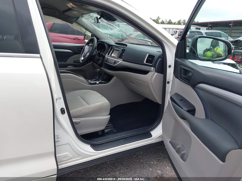 2018 Toyota Highlander VIN 5TDZARFH1JS035215 IAAI salvage auction — FRONT & REAR, Rebuildable (Florida), sold $3,150 on 2026-07-28 (photo 5)