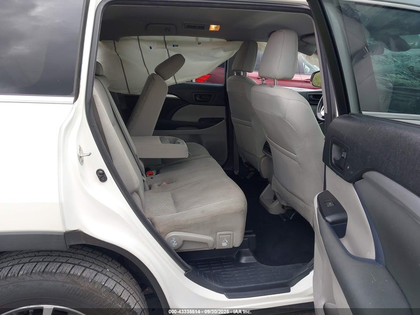 2018 Toyota Highlander VIN 5TDZARFH1JS035215 IAAI salvage auction — FRONT & REAR, Rebuildable (Florida), sold $3,150 on 2026-07-28 (photo 8)