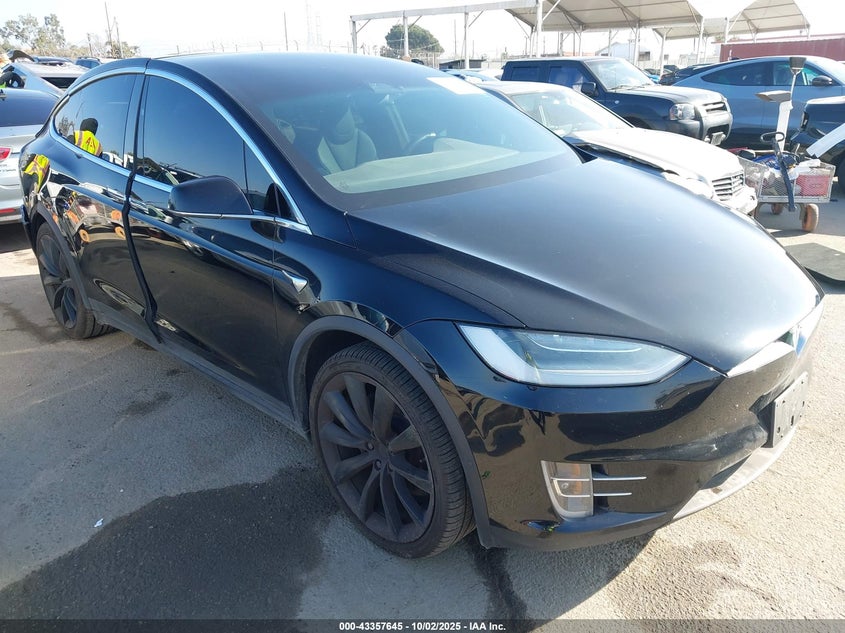 2019 Tesla Model x VIN 5YJXCAE23KF183629 — IAAI salvage auction photo