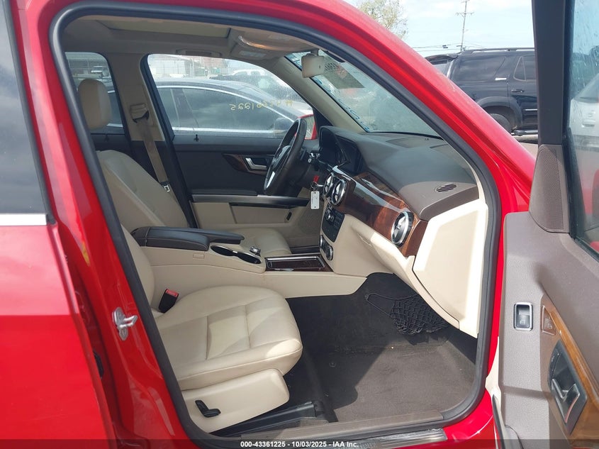 2015 Mercedes-benz Glk-class VIN WDCGG5HB8FG364223 IAAI salvage auction — RIGHT SIDE, Salvage Title, sold $4,000 on 2026-07-09 (photo 5)