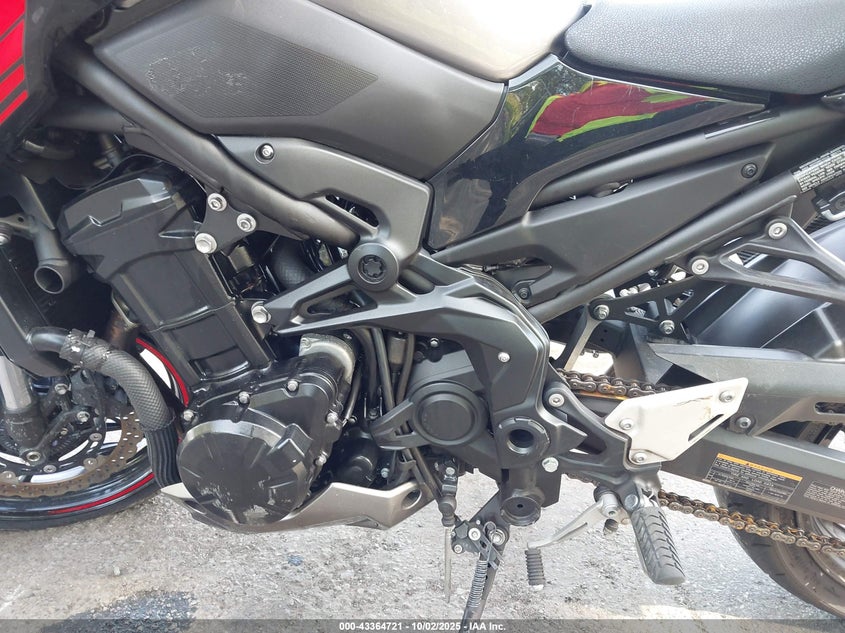 2023 Kawasaki Zr VIN ML5ZRDF13PDA61203 IAAI salvage auction — LEFT & RIGHT, Salvage (New Jersey), sold $1,200 on 2026-07-08 (photo 9)