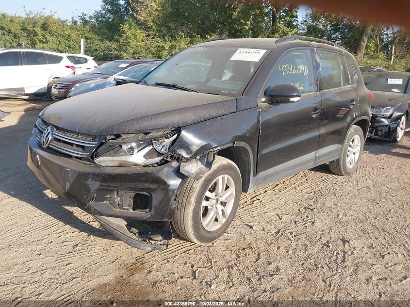2015 Volkswagen Tiguan VIN WVGAV7AX7FW610991 IAAI salvage auction — LEFT FRONT, Salvage (Indiana), sold $725 on 2026-07-22 (photo 2)