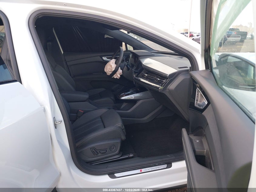2025 Audi Q4 e-tron sportback VIN WA12UBFZ4SP040830 IAAI salvage auction — RIGHT FRONT, Other, sold $4,800 on 2026-07-18 (photo 5)