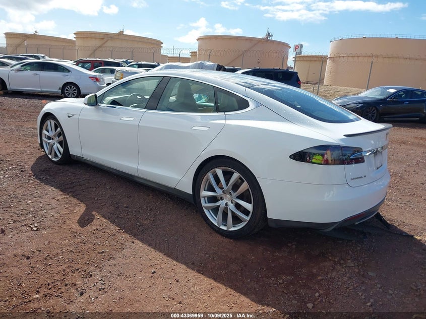 2013 Tesla Model s VIN 5YJSA1CP3DFP05886 IAAI salvage auction — REAR END, Clear (Hawaii), sold $25 on 2026-07-21 (photo 3)