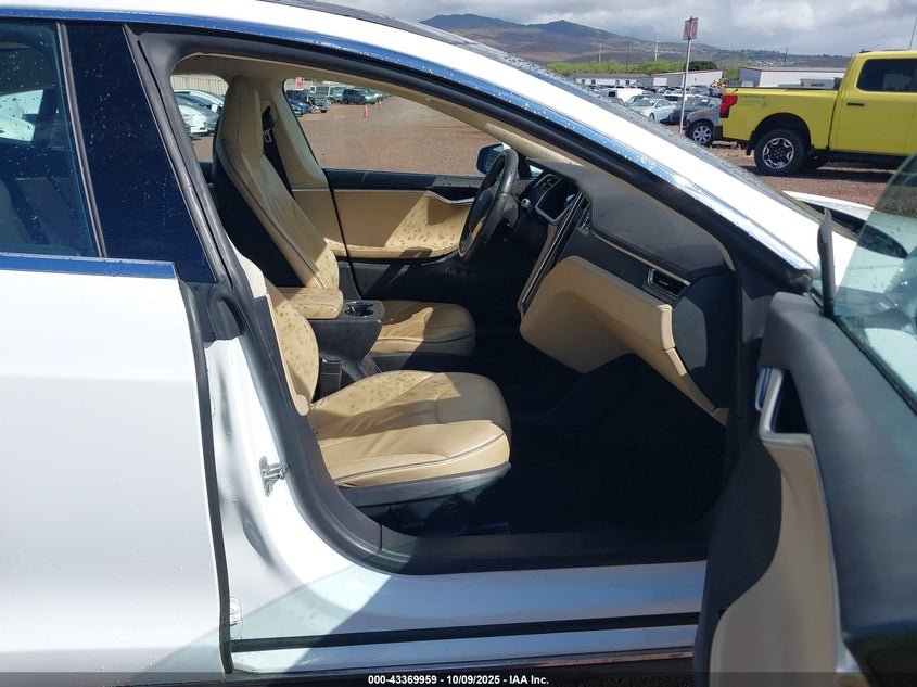 2013 Tesla Model s VIN 5YJSA1CP3DFP05886 IAAI salvage auction — REAR END, Clear (Hawaii), sold $25 on 2026-07-21 (photo 5)