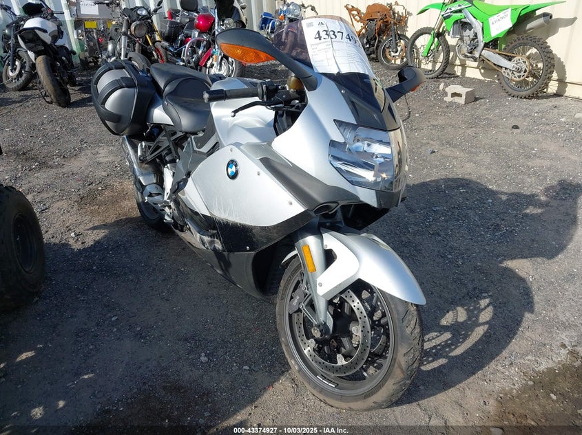 2014 BMW K1300 VIN WB1050903E2B95009 IAAI salvage auction — RIGHT SIDE, Salvage (New Jersey), sold $2,850 on 2026-07-08 (photo 1)