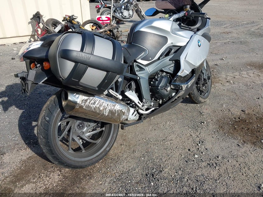 2014 BMW K1300 VIN WB1050903E2B95009 IAAI salvage auction — RIGHT SIDE, Salvage (New Jersey), sold $2,850 on 2026-07-08 (photo 4)