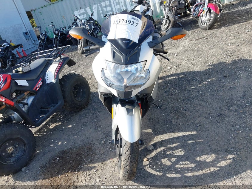 2014 BMW K1300 VIN WB1050903E2B95009 IAAI salvage auction — RIGHT SIDE, Salvage (New Jersey), sold $2,850 on 2026-07-08 (photo 5)