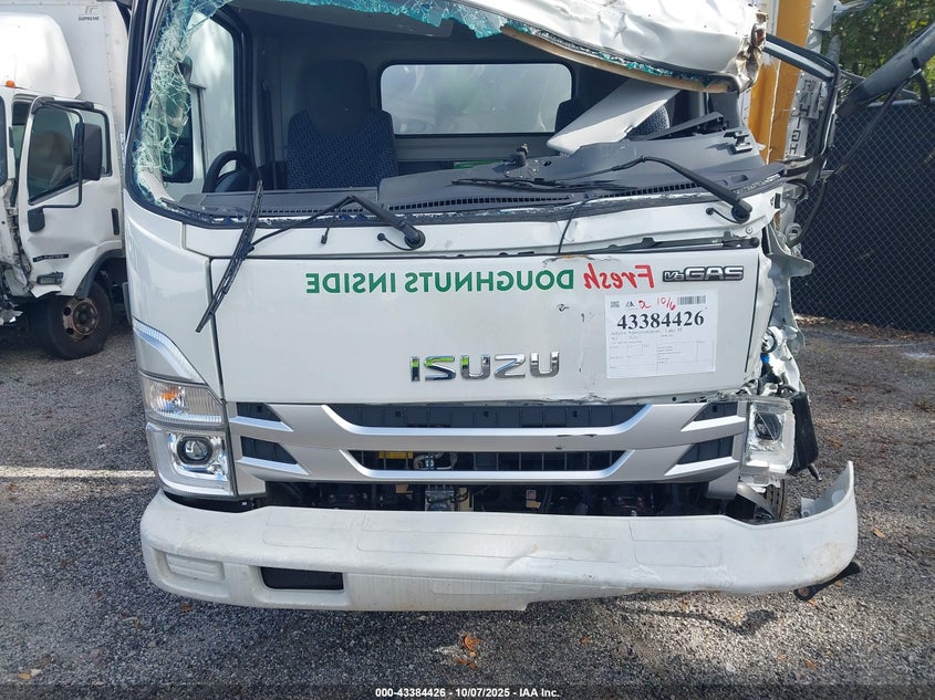 2025 Isuzu Npr VIN 54DC4W1DXSS203289 IAAI salvage auction — LEFT FRONT, Salvage Title, sold $7,950 on 2026-07-15 (photo 9)