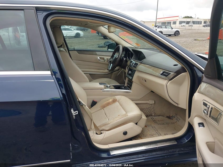 2014 Mercedes-benz E-class VIN WDDHF5KB0EA889239 IAAI salvage auction — SIDE, Salvage Title, sold $1,950 on 2026-08-12 (photo 5)
