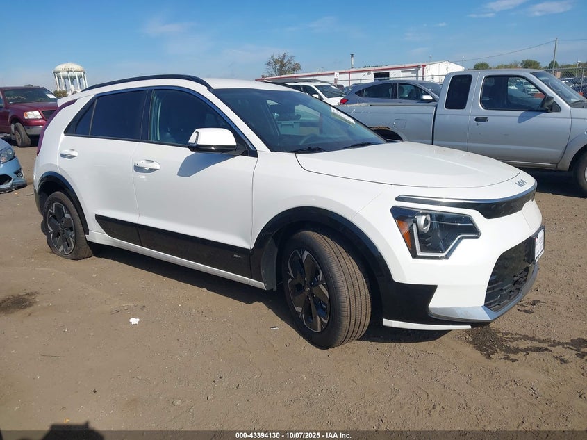 2025 Kia Niro VIN KNDCR3L13S5135830 IAAI salvage auction — LEFT SIDE, Salvage (New Jersey), sold $12,050 on 2026-07-09 (photo 1)